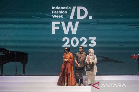 Indonesia Fashion Week: Unveiling Cultural Heritage Through Contemporary Designs and Empowering Emerging Talents